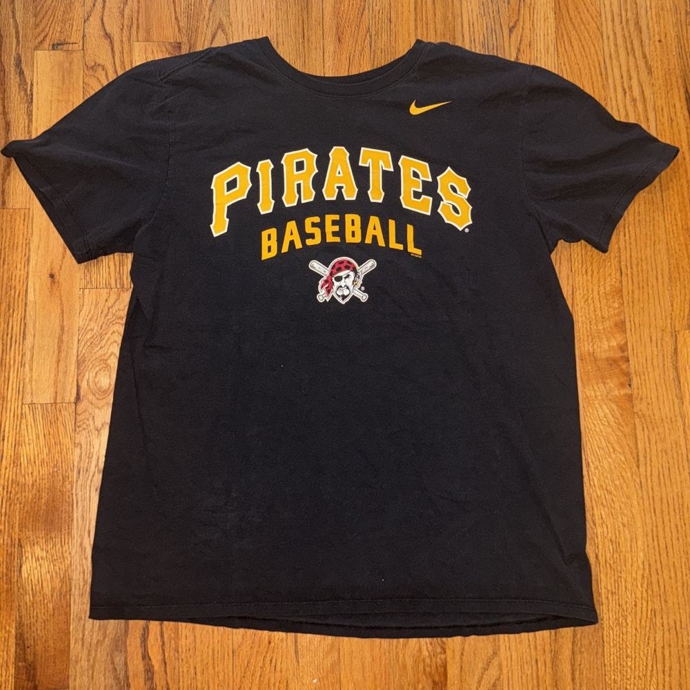 Nike pirate T shirt men’s size large